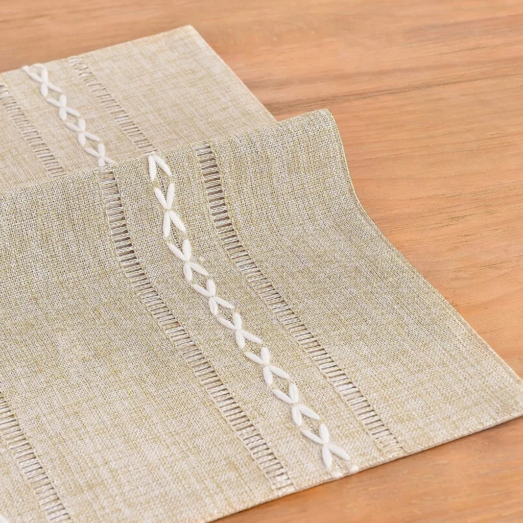 4 Pcs Beige Woven Placemats - Heat Resistant Kitchen Table