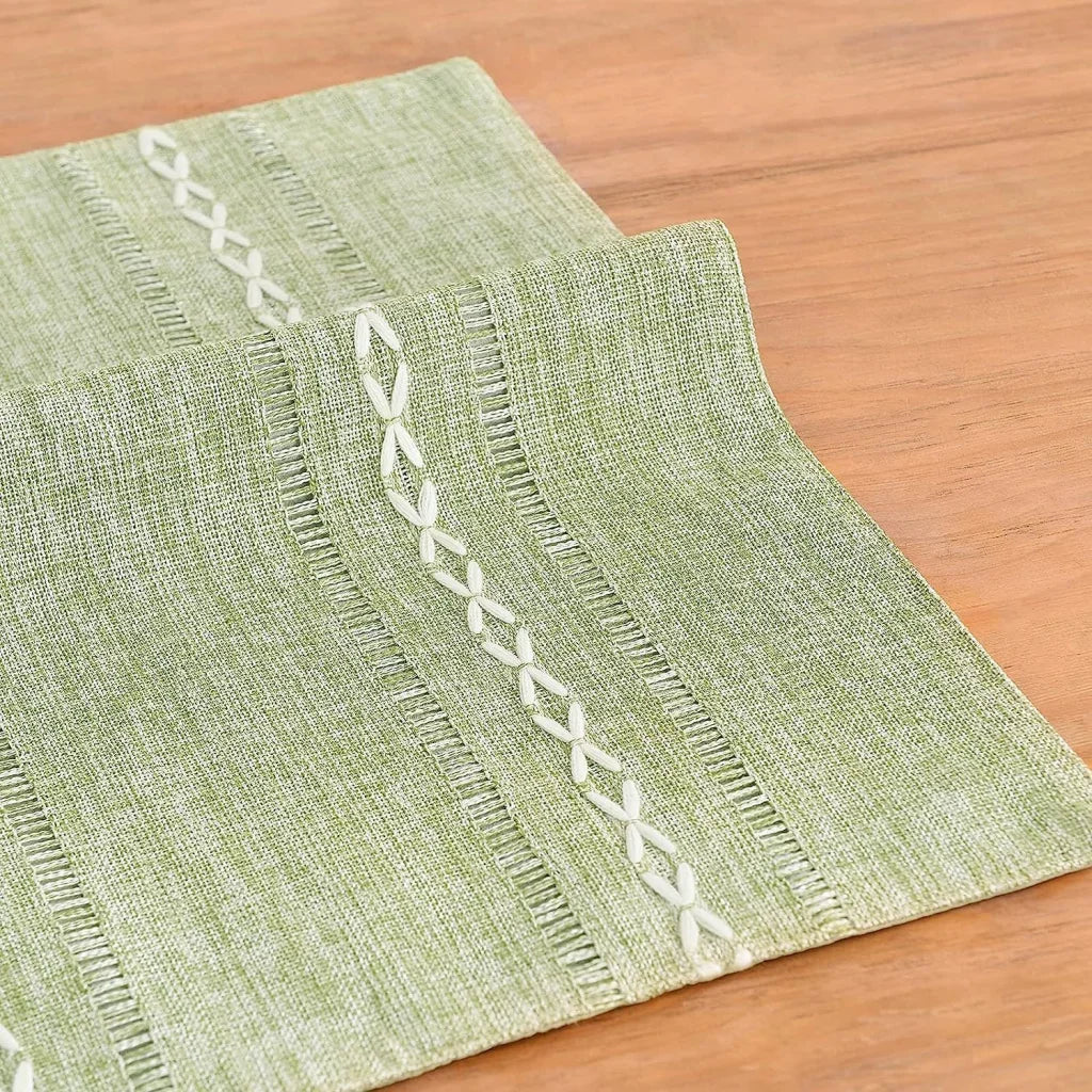 4 Pcs Green Woven Placemats - Heat Resistant Kitchen Table