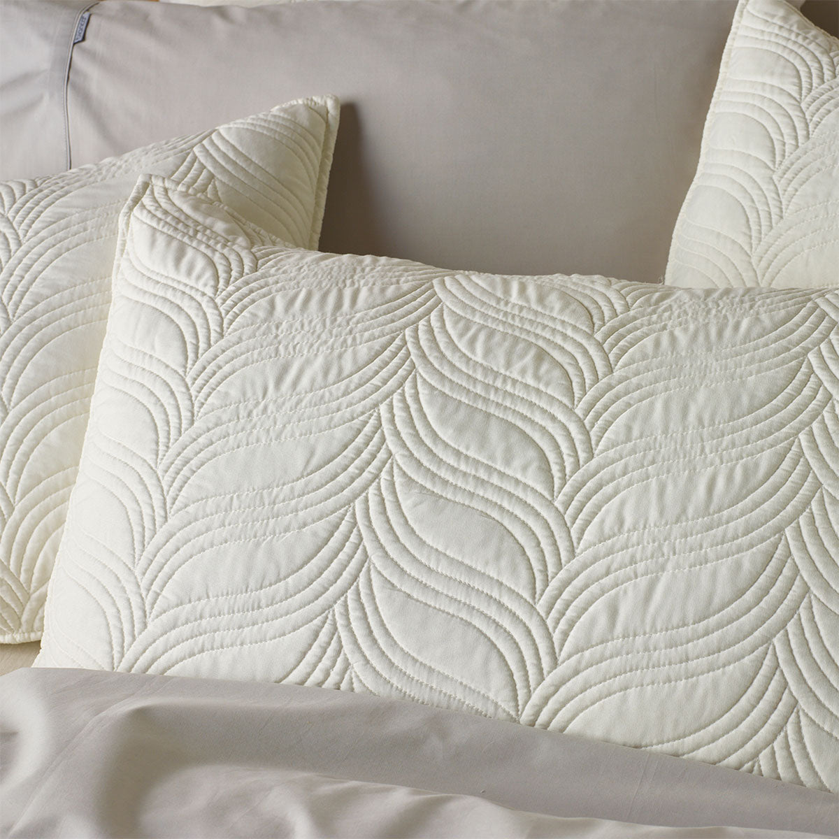 Kamala Cream Embossed Bedspread Set - King