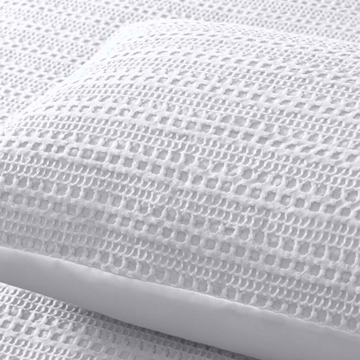 Accessorize Waffle White Quilt Cover Set - King