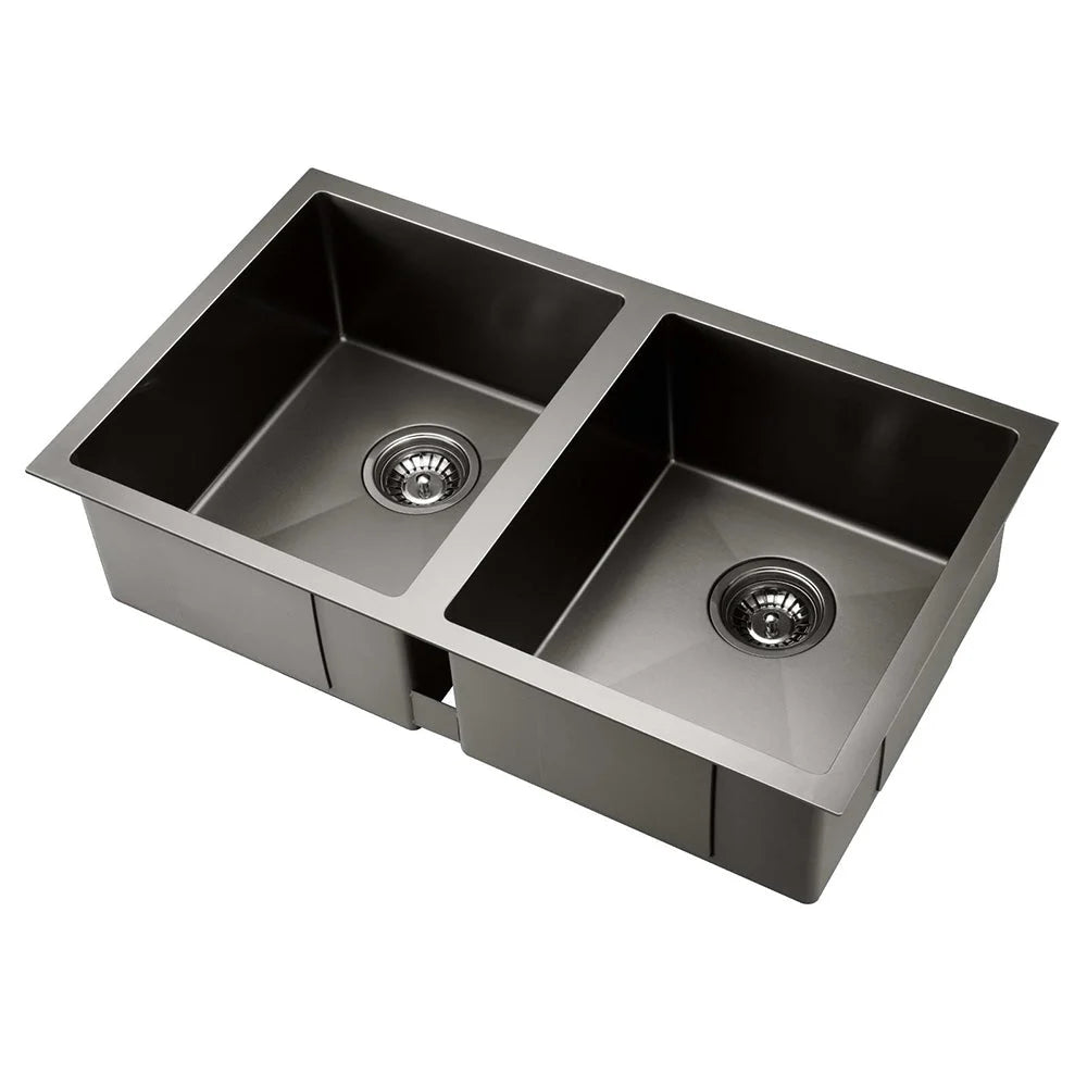 Black steel 770x450mm kitchen sink with silver basin surface and square drain holes