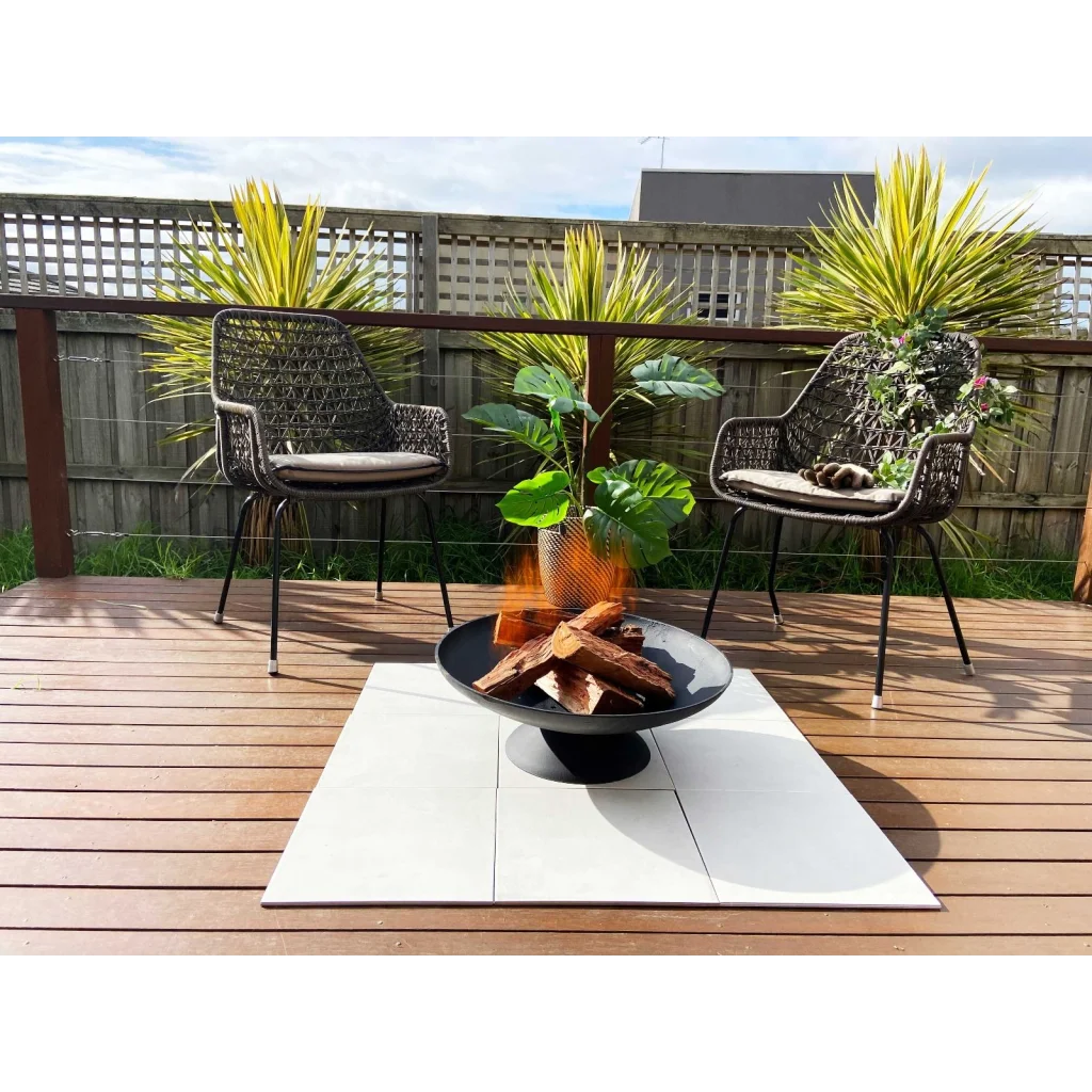 Lassen Cast Iron Fire Pit - Black