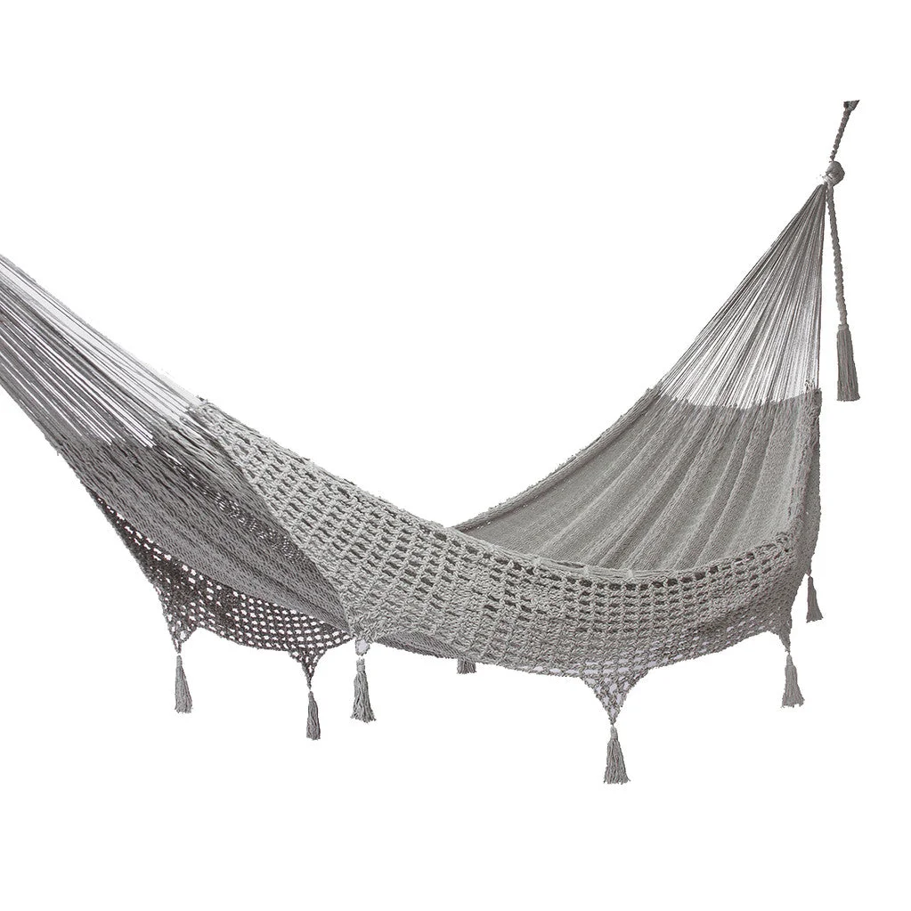 Outdoor undercover cotton Mayan Legacy hammock with hand
