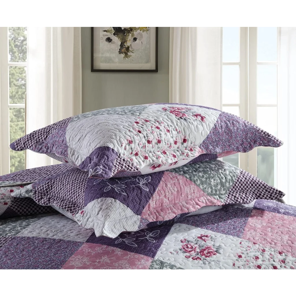 Quilted Bedspread & Pillowcases Set - Quaint Cozy Retreat
