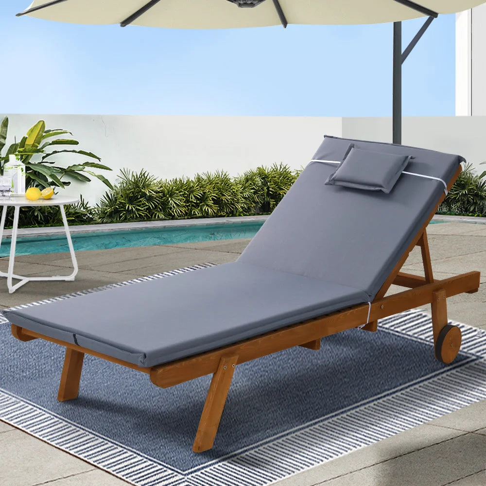 Sun Lounge Wicker Lounger Day Bed with Wheels