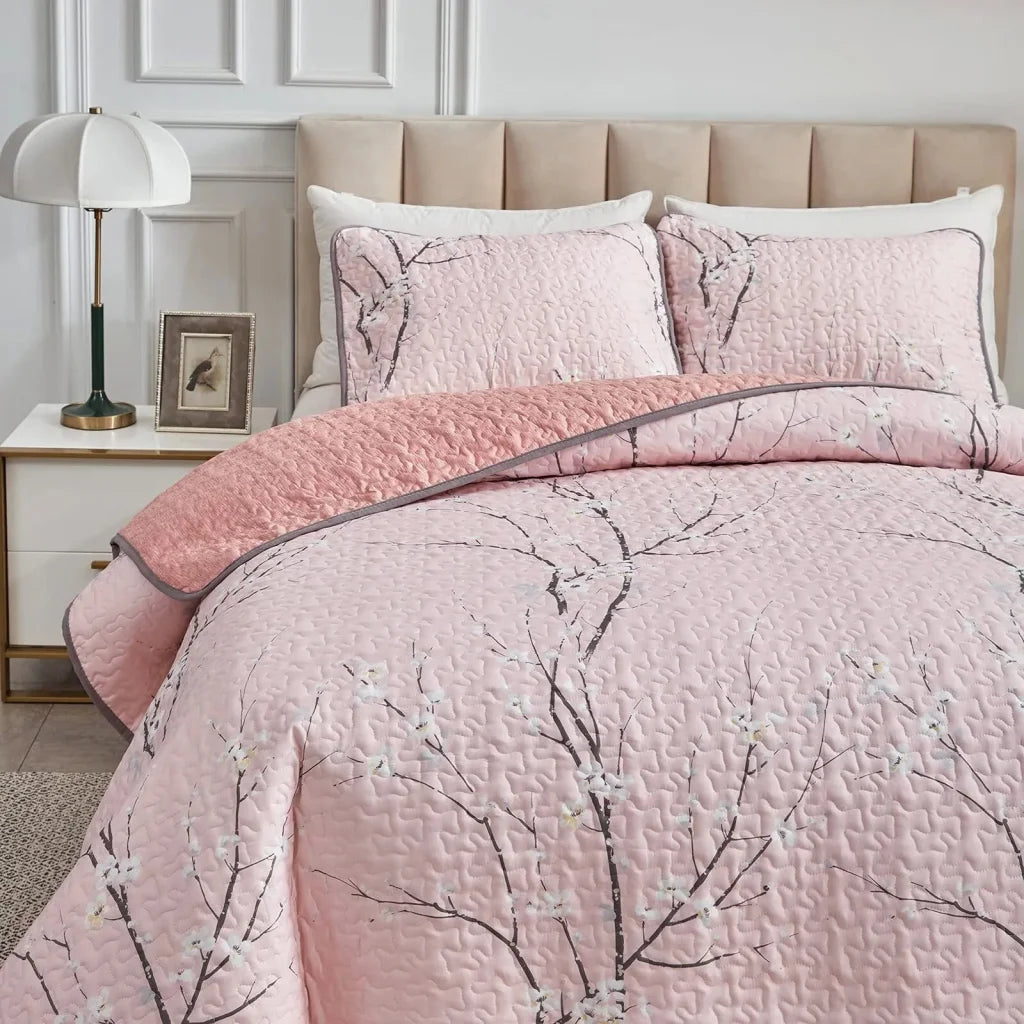 Versatile Quilted Coverlet & Pillowcases Set - Adapts
