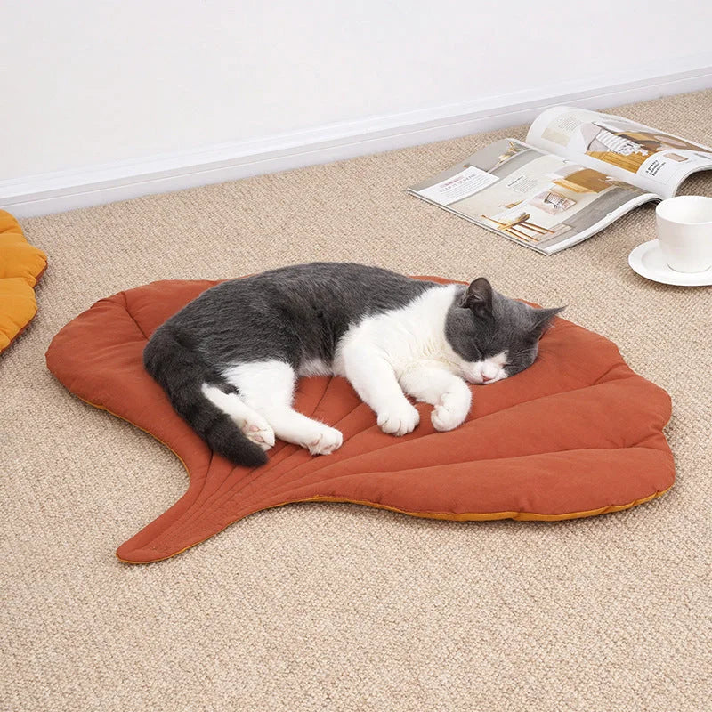 1 Pcs Yellow Leaf-Shaped Pet Sleeping Mat - Durable Dog