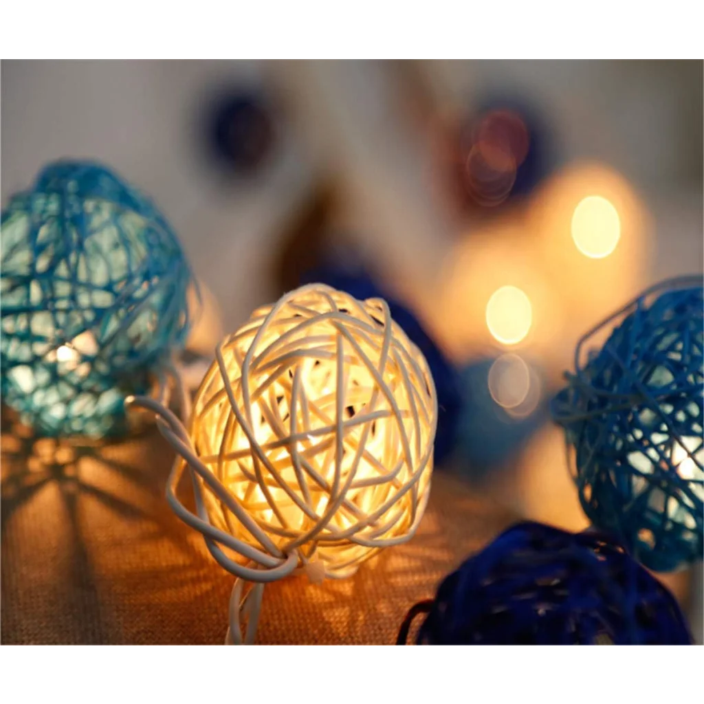 1 Set of Blue n White 5cm Rattan Cane 20 Ball Battery