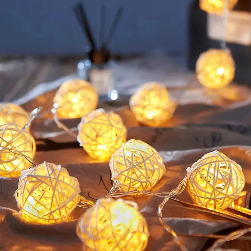 1 Set of Yellow 5cm Rattan Cane 20 Ball Battery Power 3m