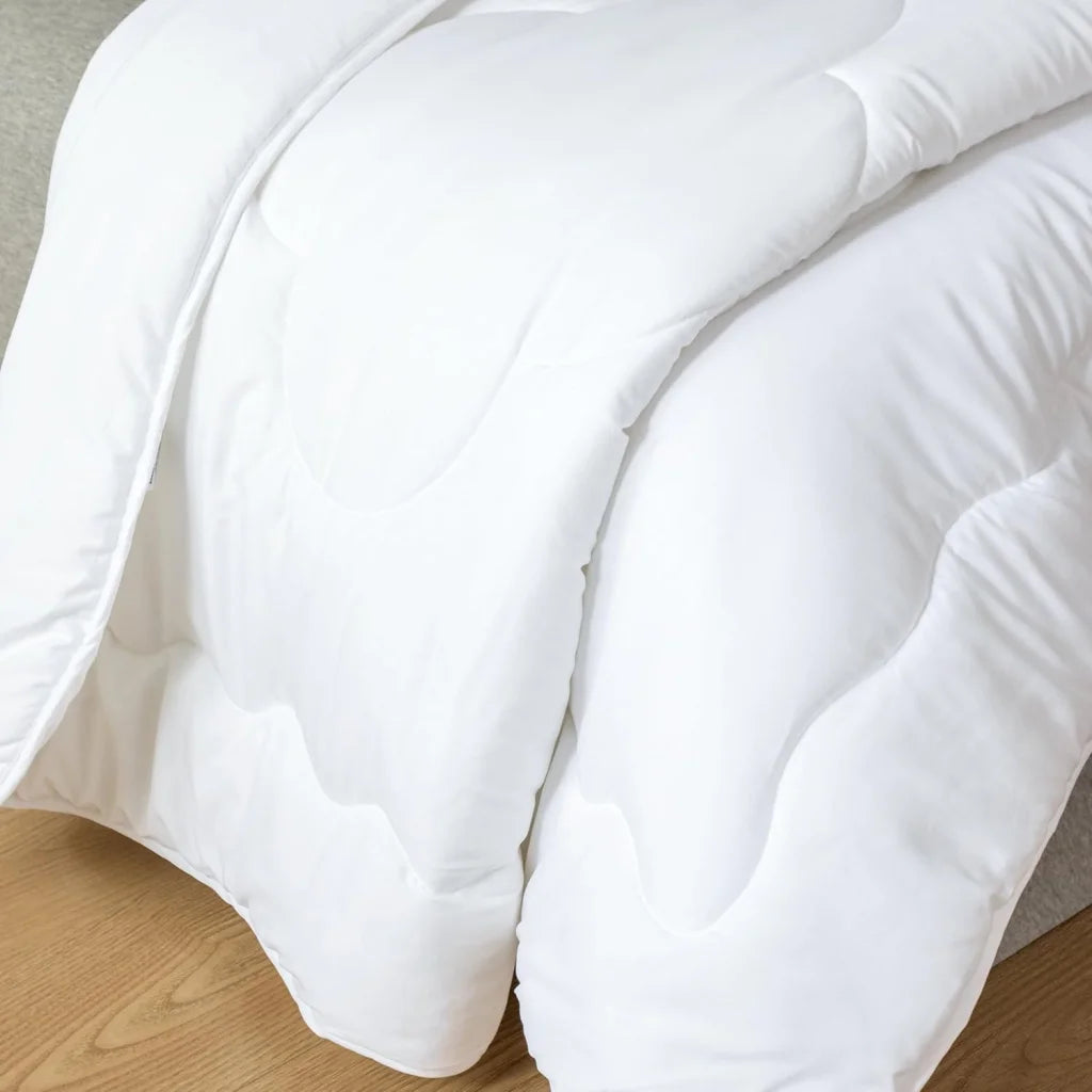 100% Premium Bamboo Microfiber Quilt - All Seaon Ultra Soft