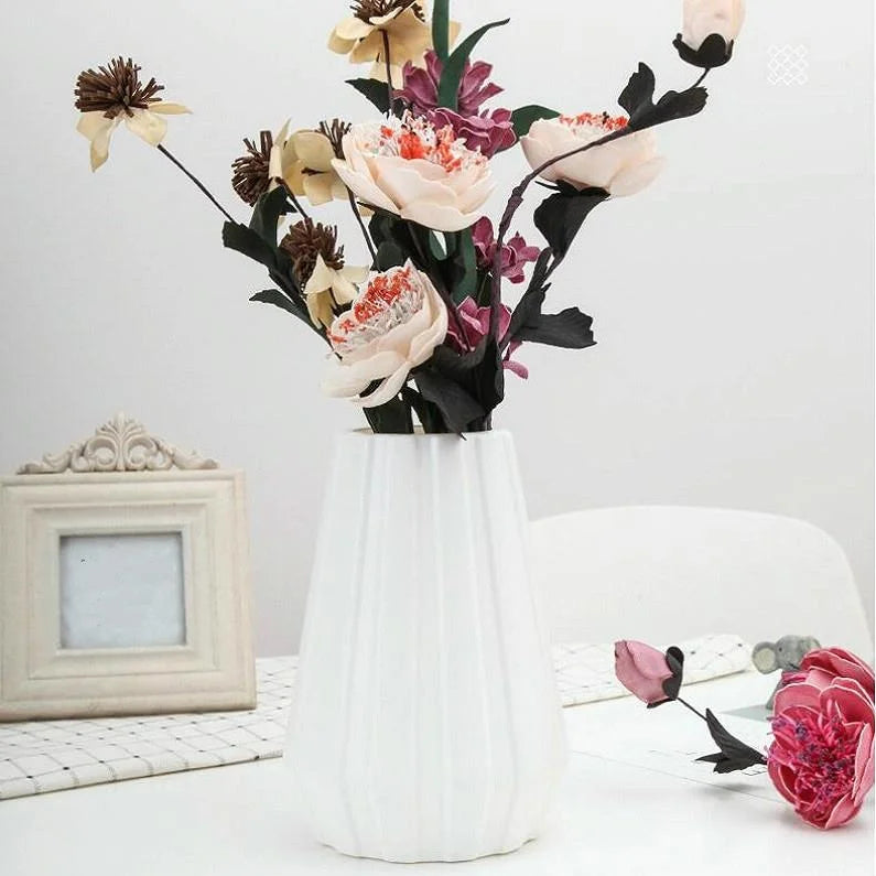 2-piece Plastic Vase for Creative Flower Arrangements