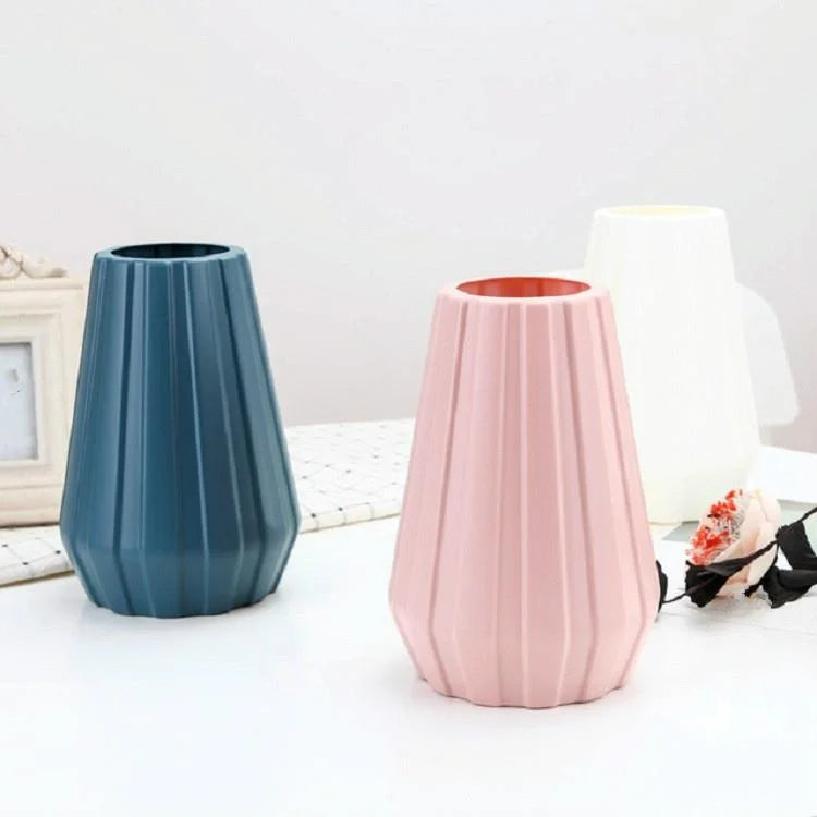2-piece Plastic Vase for Creative Flower Arrangements