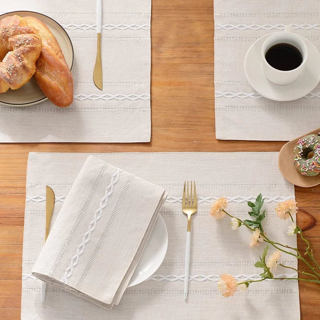 4 Pcs White Woven Placemats - Heat Resistant Kitchen Table