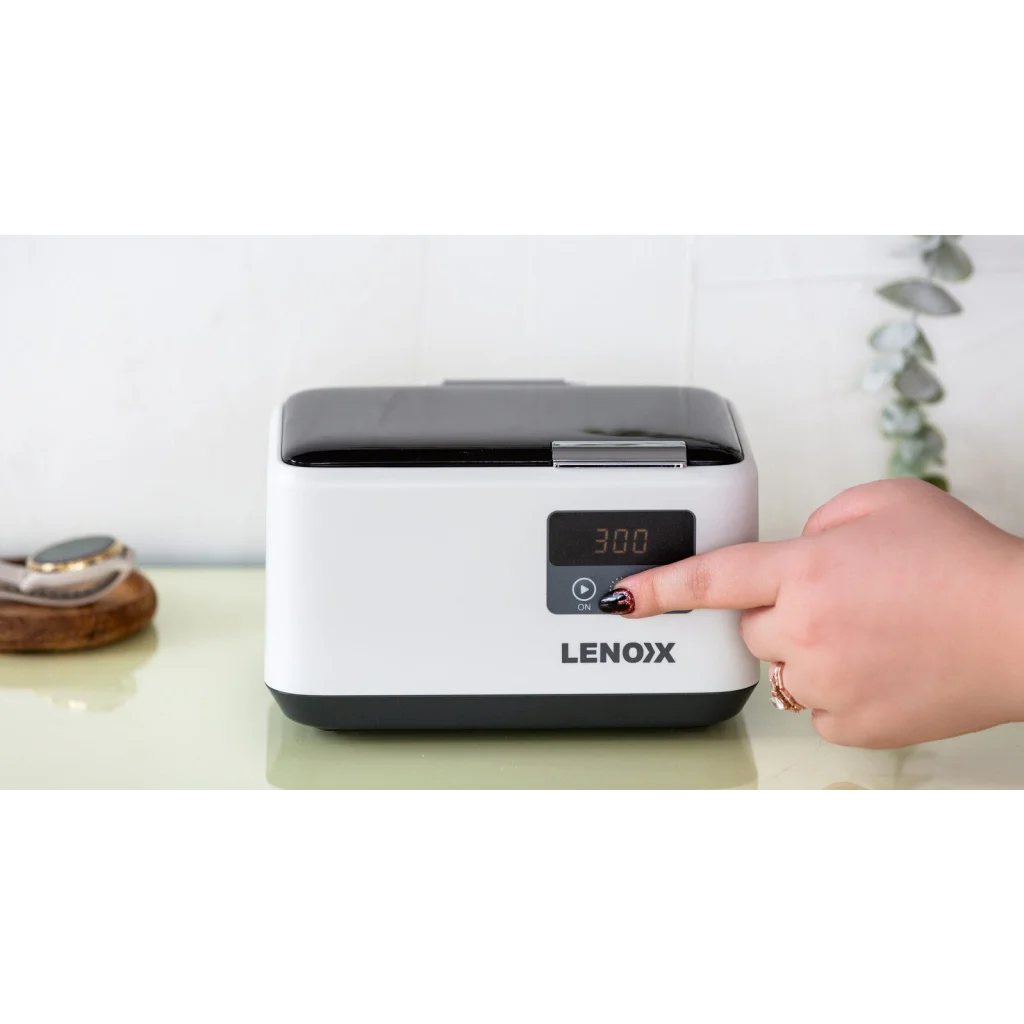 600ml ultrasonic jewellery cleaner with attachment points and product body