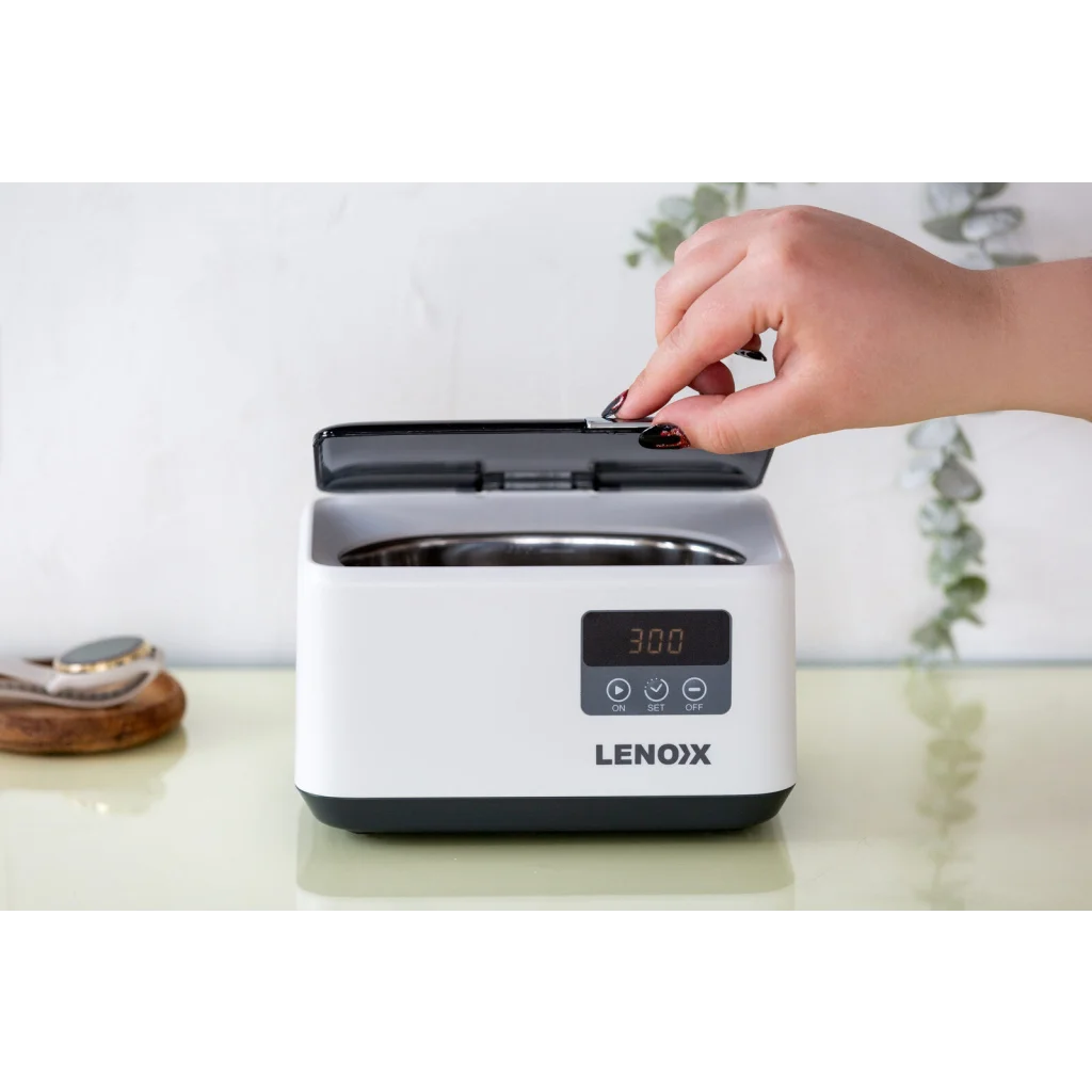 600ml ultrasonic jewellery cleaner with component details and storage context