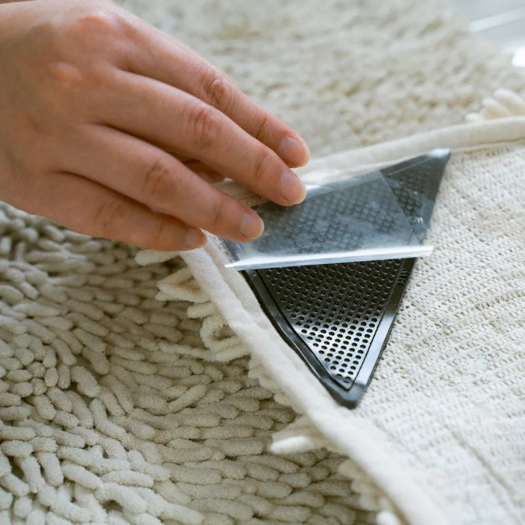 8pcs Rug Gripper Reusable Keeps Your Rugs and Mats in Place