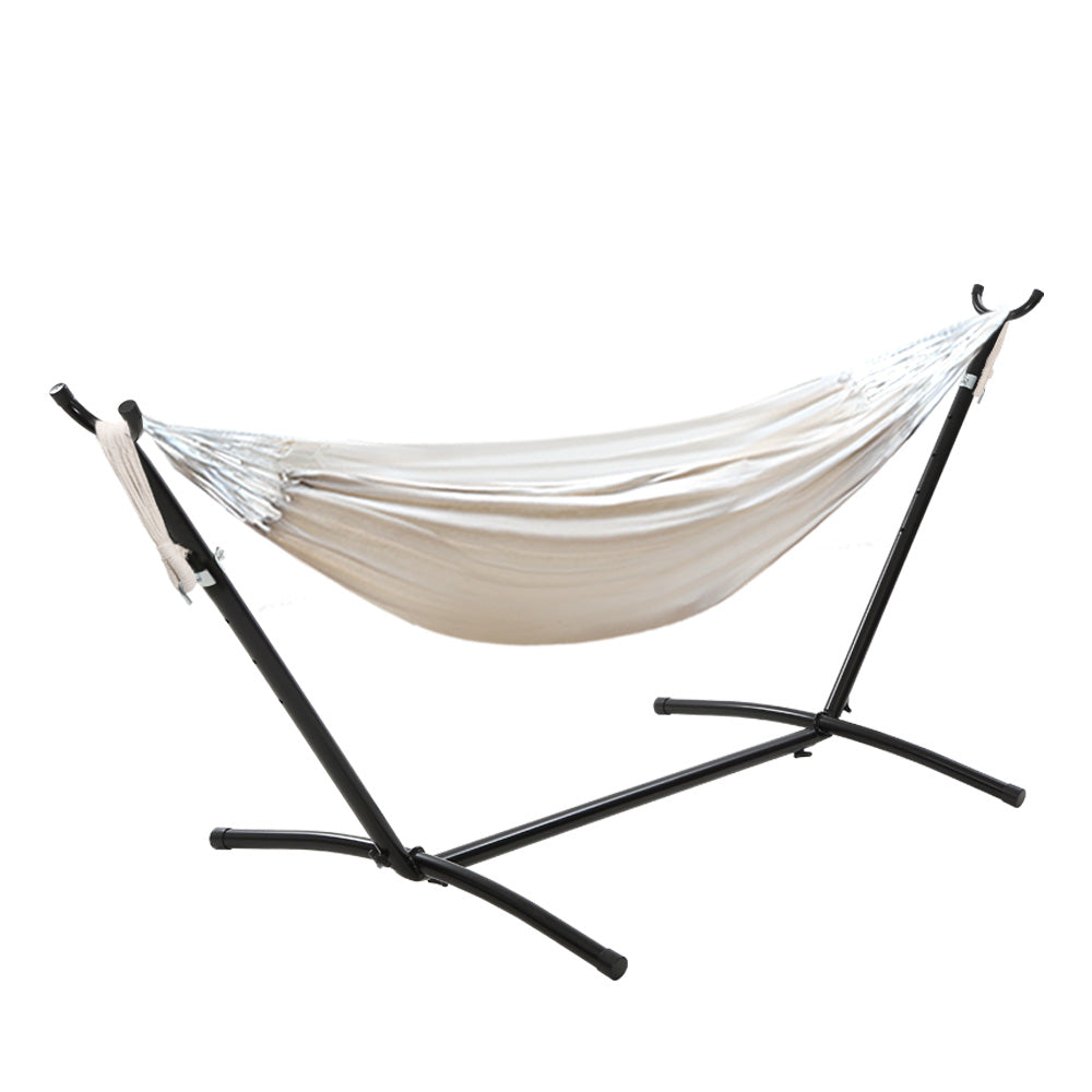 Cotton outdoor hammock with compact layout and accessory details