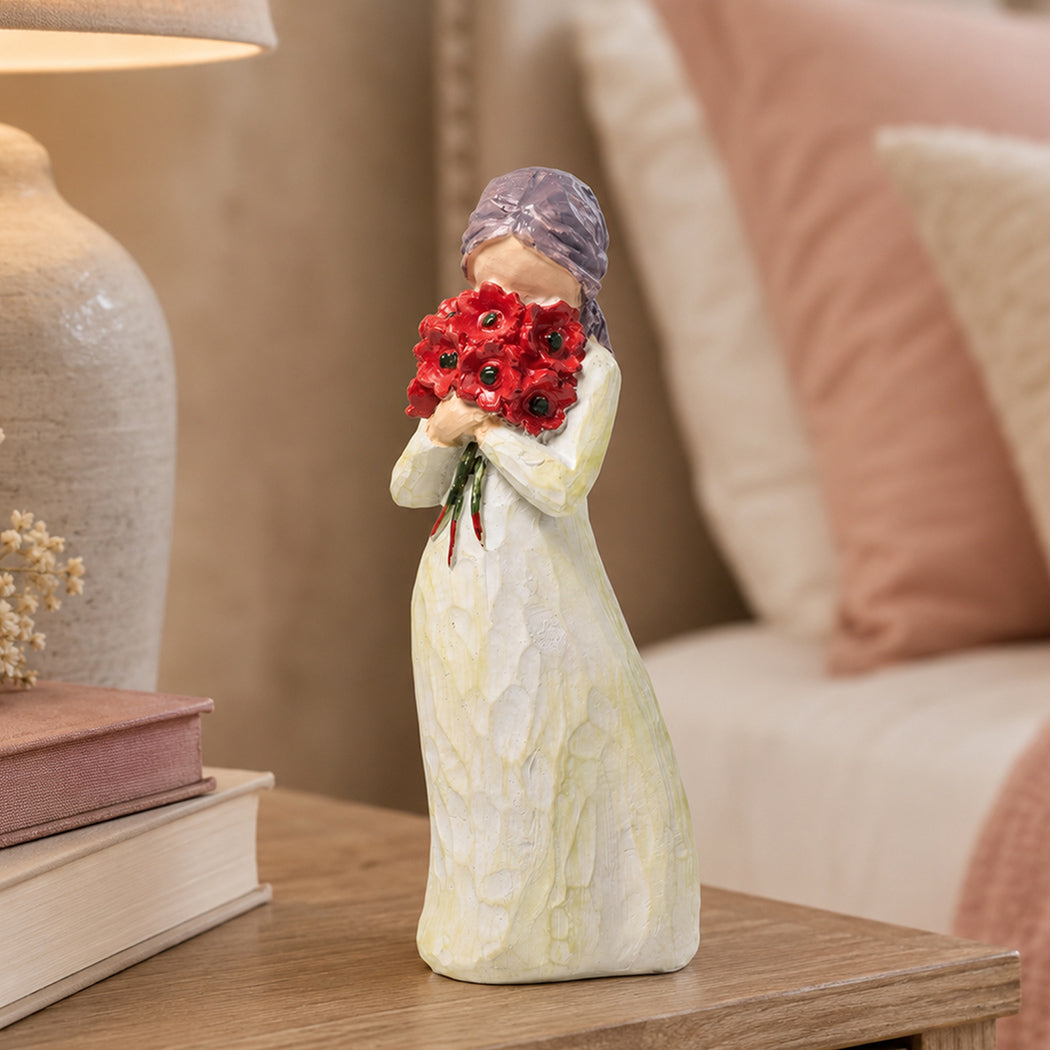 Levede Resin Bouquet Angel Figurines Gift with Love for Home Decor White