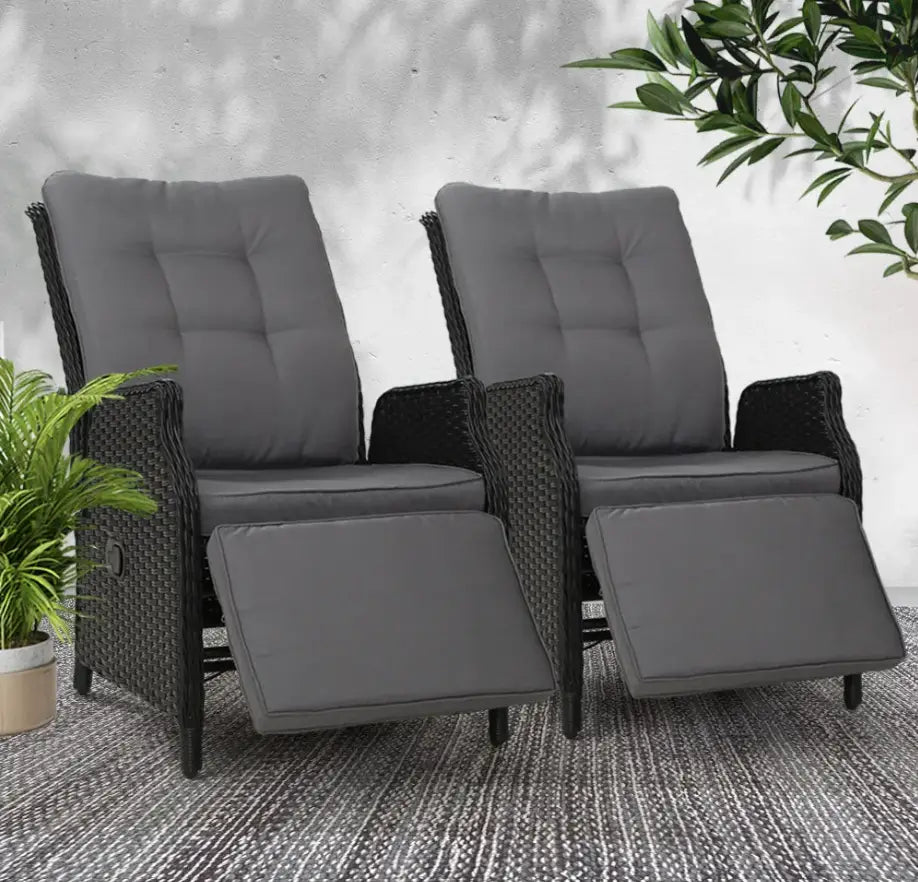 Can Outdoor Lounges Get Wet? Here’s the Truth About Rain