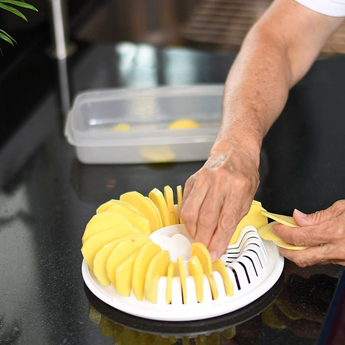 Potato Chips Tray with Slicer, Food Grade Oil-Free Heat-resistant Sauce Plates Potato Chips Tray Microwave Oven Homemade Potato