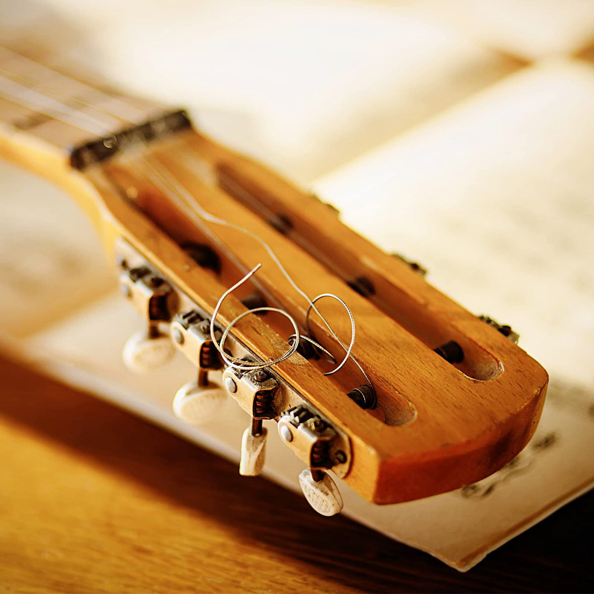 Guitar Tuning Pegs Machine Heads Tuning Keys Tuners for Classical Guitar Single Hole 1 Set, stylish and beautiful White