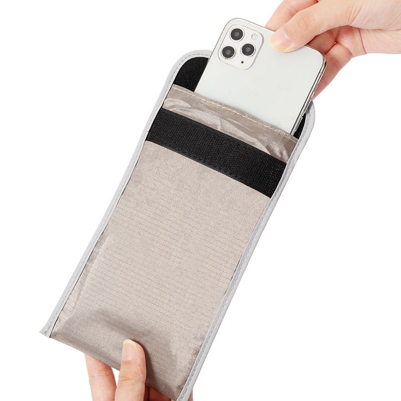 2pcs Anti Radiation Cell Phone Sleeve Security Pouch Faraday Bag Signal Blocking Bag Shielding Pouch for Phone Electronic Devices