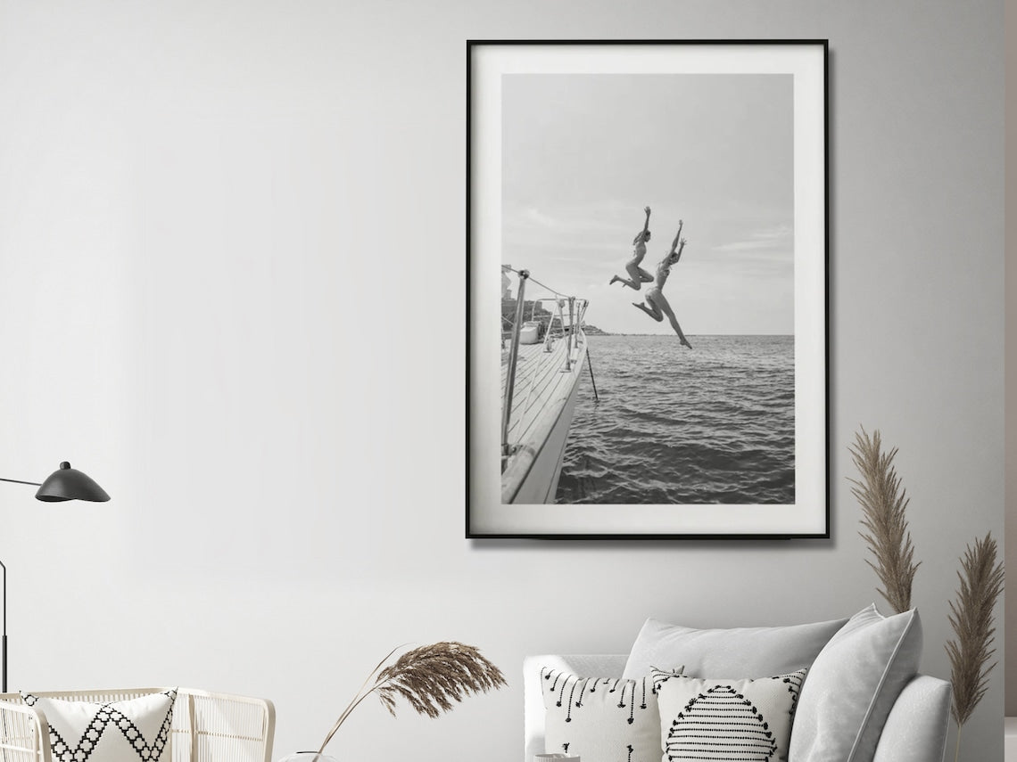 Wall Art Black and White Ocean Jump 60x90cm, Black Frame Canvas