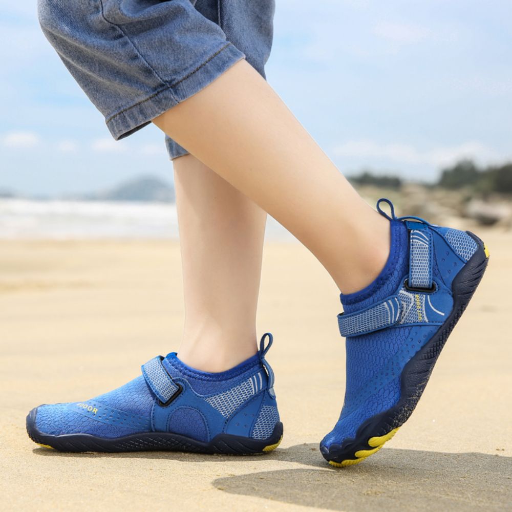 Kids' Water Shoes Barefoot Quick Dry Aqua Sports Boys Girls - Klein Blue Size BigKid US3 = EU34