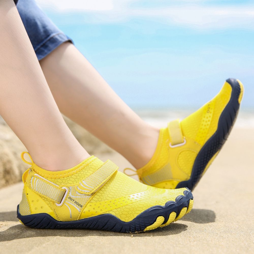 Kids' Water Shoes Barefoot Quick Dry Aqua Sports Boys Girls - Yellow Size BigKid US2 = EU32