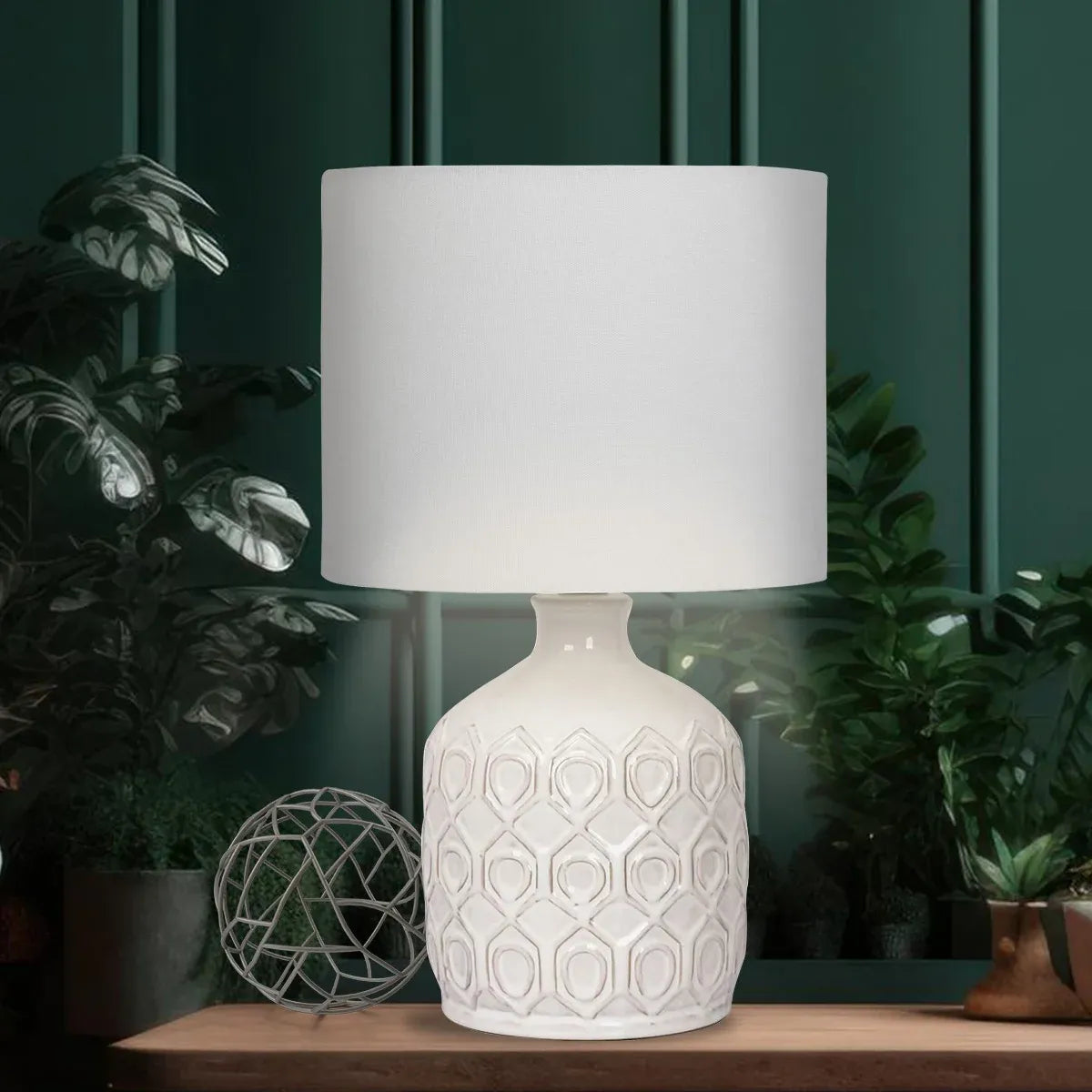 Sarantino Ceramic Table Lamp In Cream