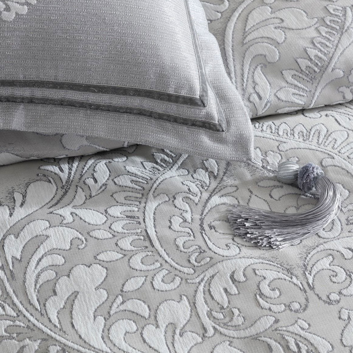 Alexander Silver Woven Jacquard Quilt Cover Set Queen