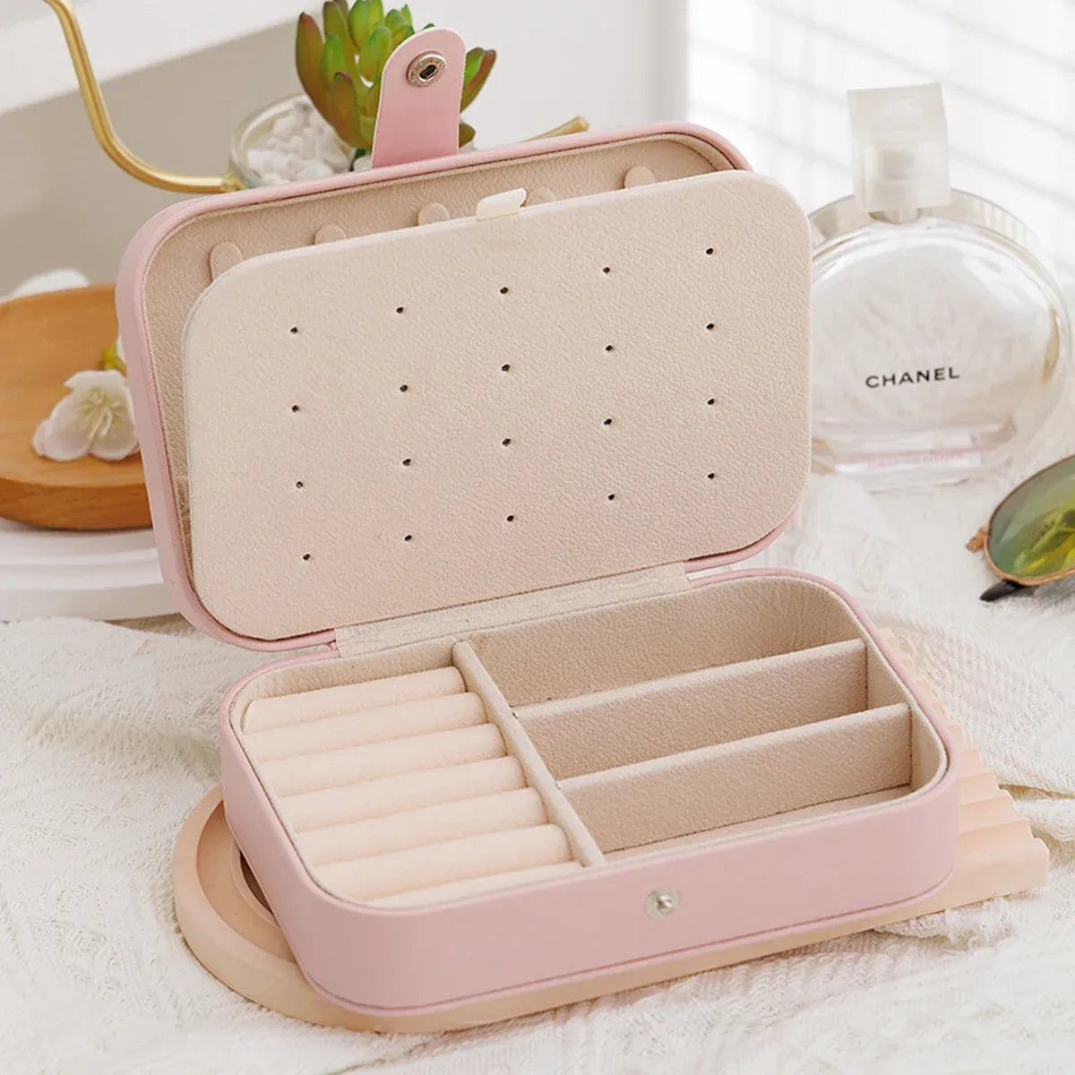 Portable Jewellery Box Travel Case Ring Earring Necklace 16 x 11.5 x 5cm - White