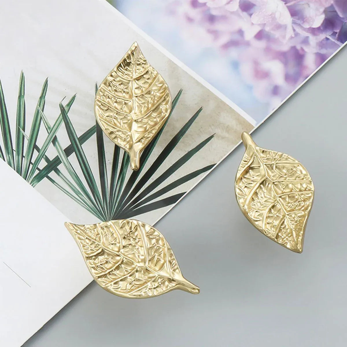 Leaf Shape Cabinet Door Handle Drawer Pull Modern Decorative Furniture Handle