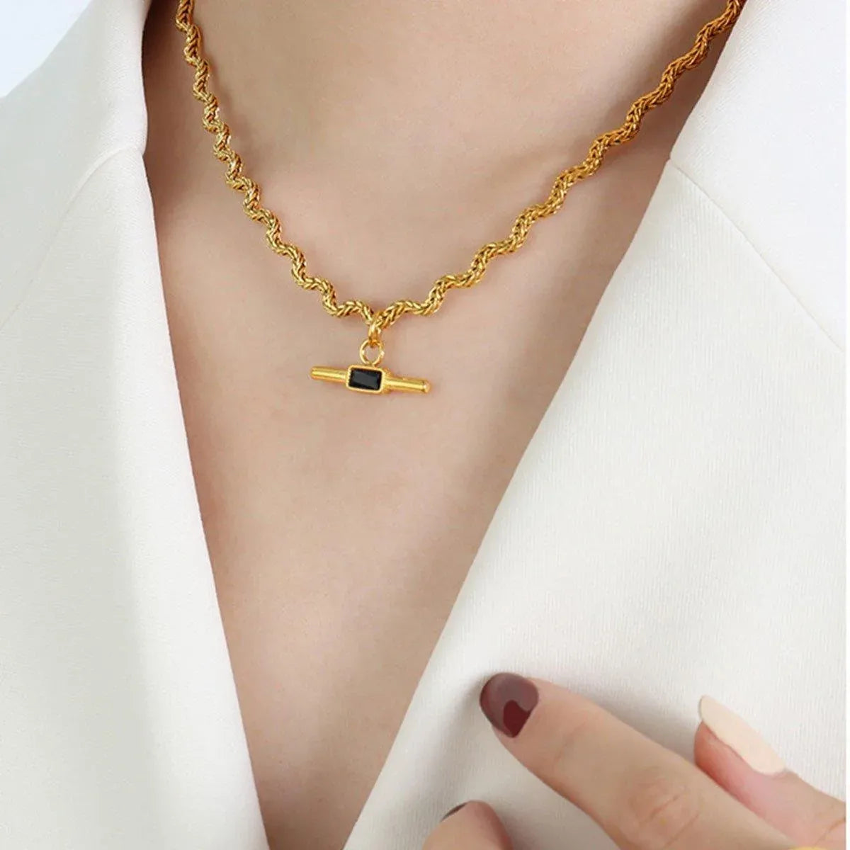 Vintage Retro Style Curved Chain Necklace for Women Fashion Jewelry Accessory - Green