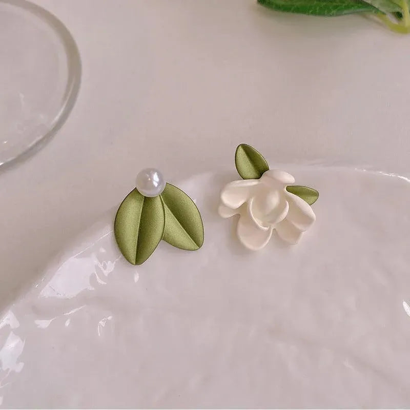 Asymmetrical Pearl Flower Stud Earrings 925 Silver Needle Summer Leaf Design