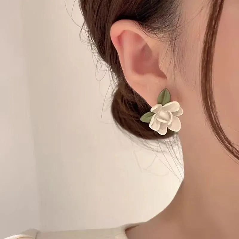 Asymmetrical Pearl Flower Stud Earrings 925 Silver Needle Summer Leaf Design