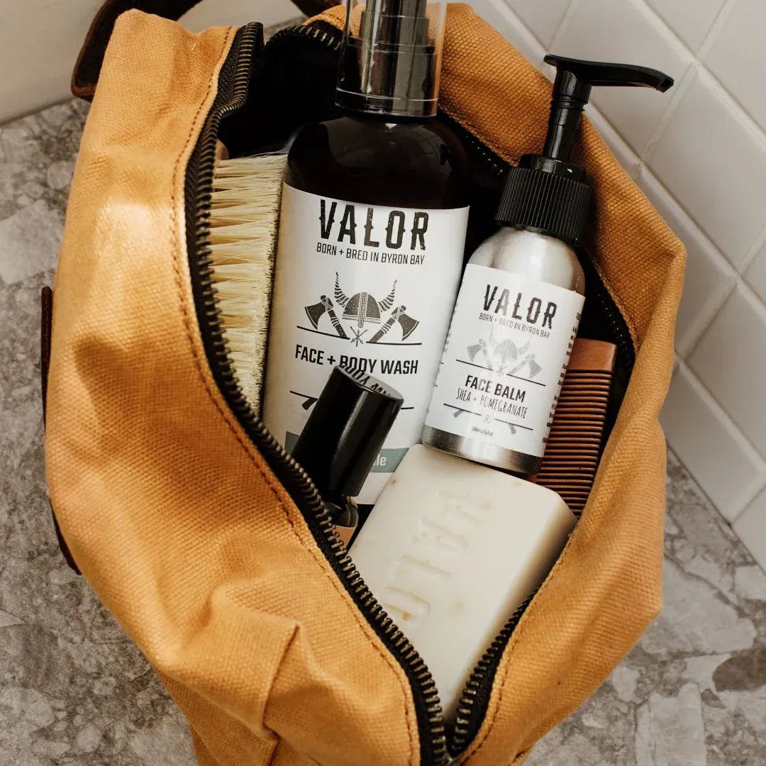Toiletry bag waxed with component details and storage context