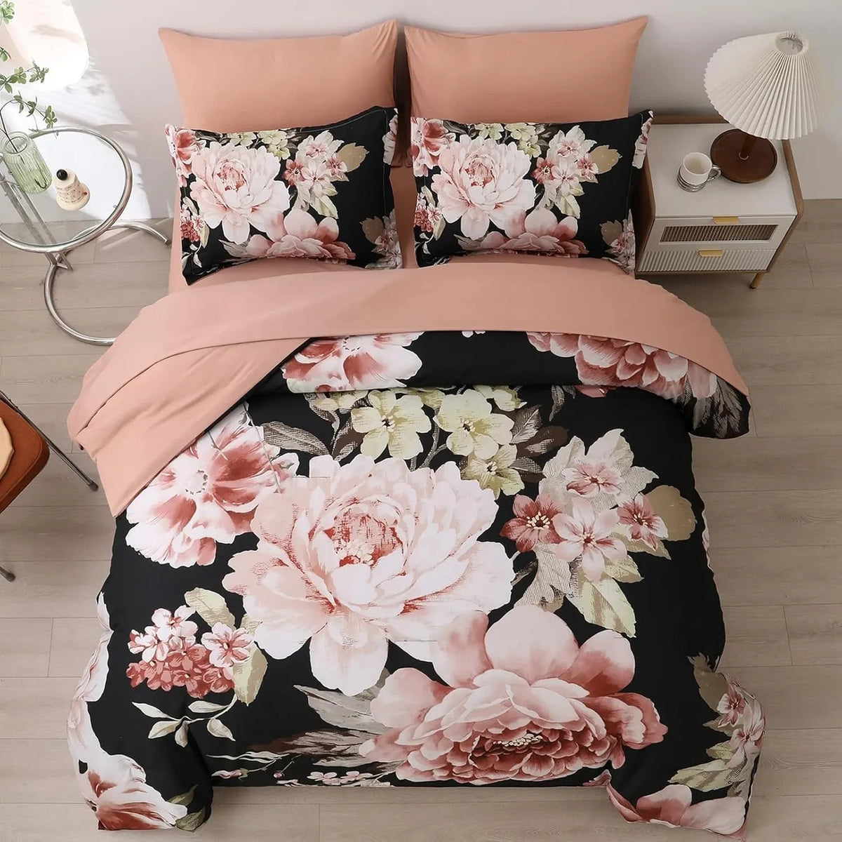 Black Maribel Marigold Quilt Cover set
