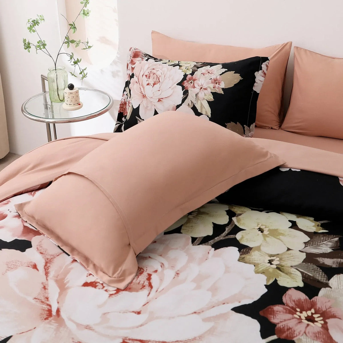 Black Maribel Marigold Quilt Cover set
