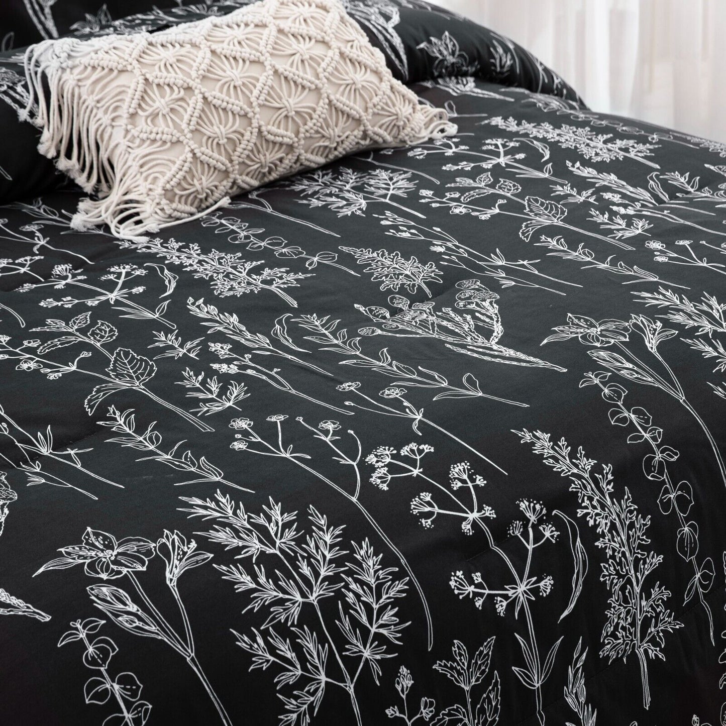 Floral Leaves Comforter Set, Queen Size, Microfiber Quilted Bedding with Pillowcase