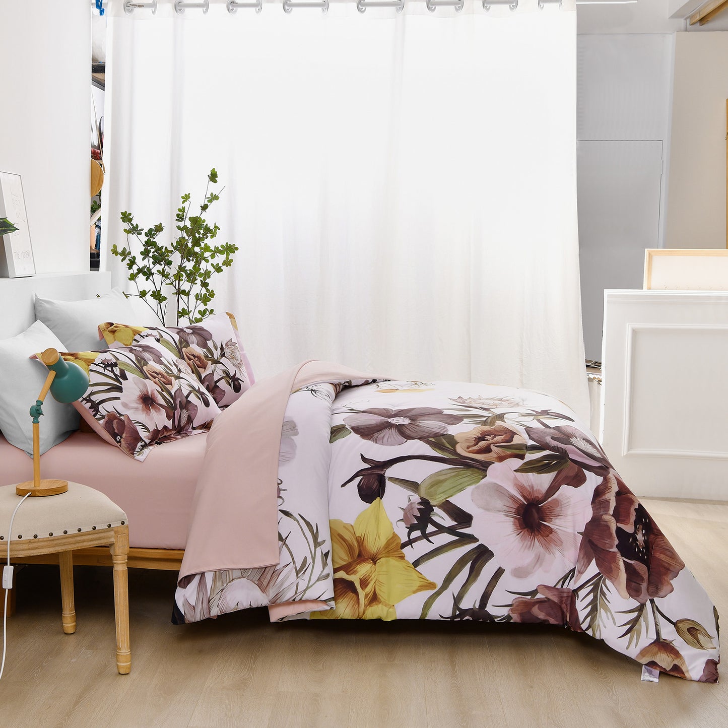 King Size Floral Comforter Set 3-Piece Blush Floral Soft Microfiber Bedding for All Seasons