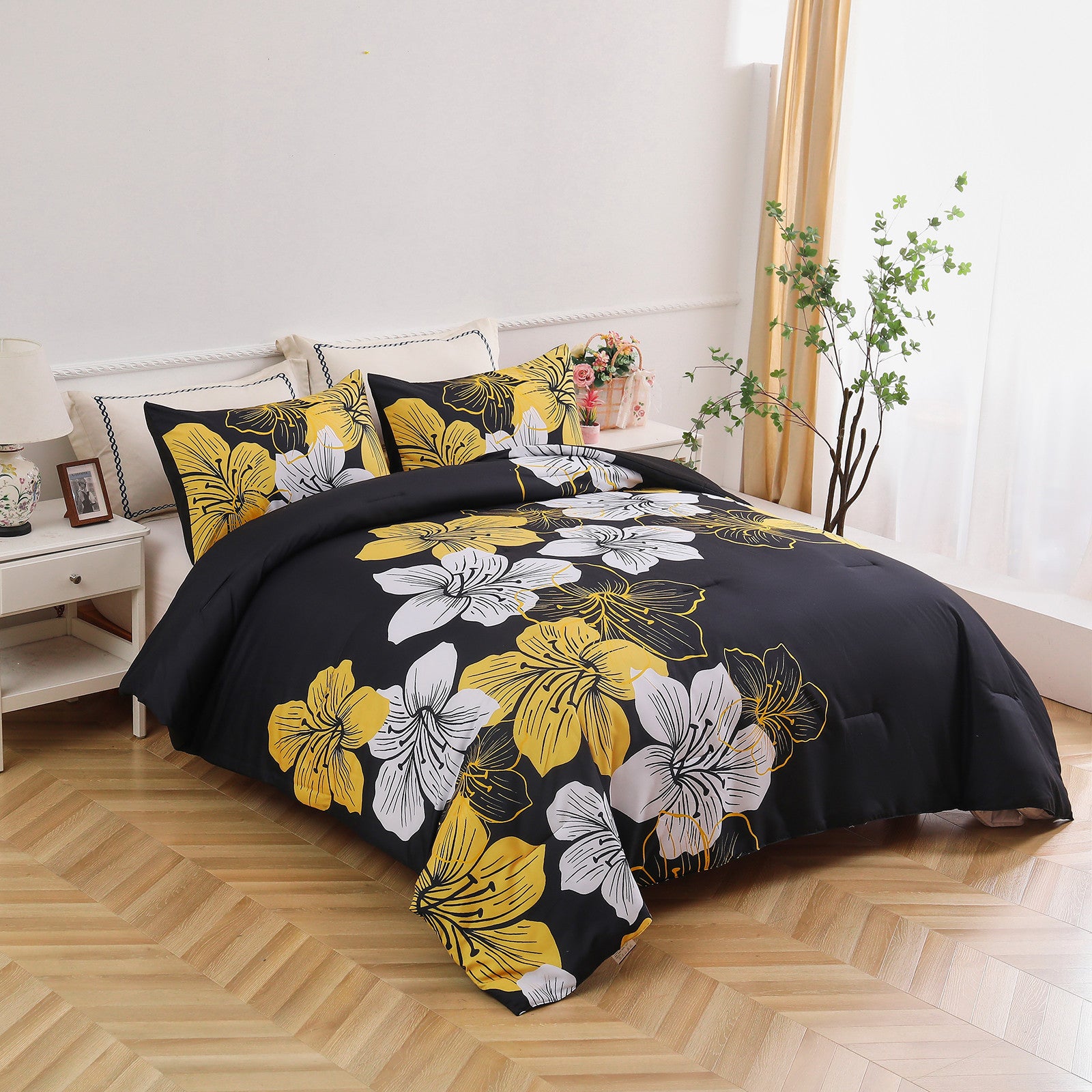 King Comforter Set, Black/Gold Floral 3-Piece Bedding, Soft Microfiber for All Seasons