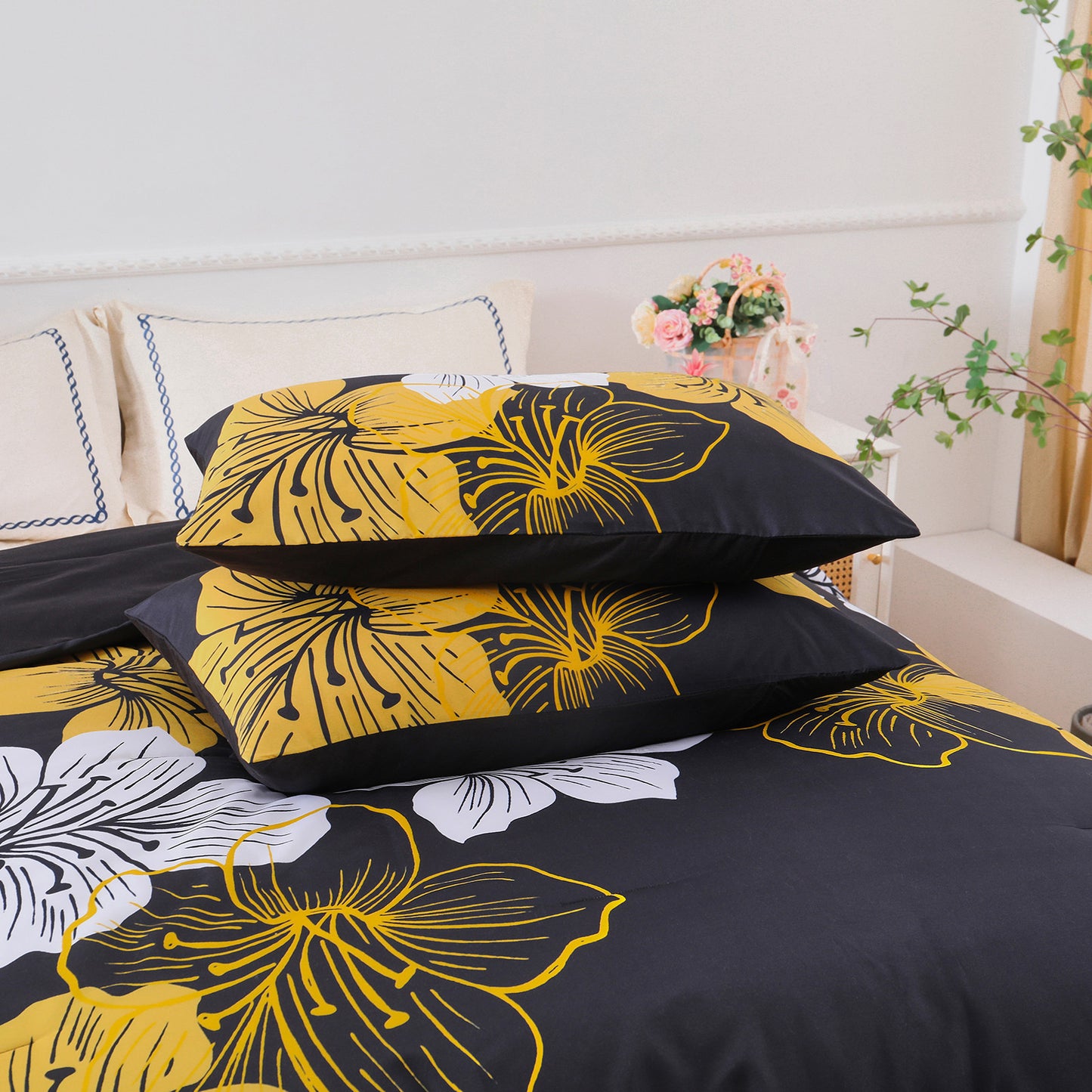 King Comforter Set 3-Piece Black Gold Floral Soft Microfiber Bedding for All Seasons