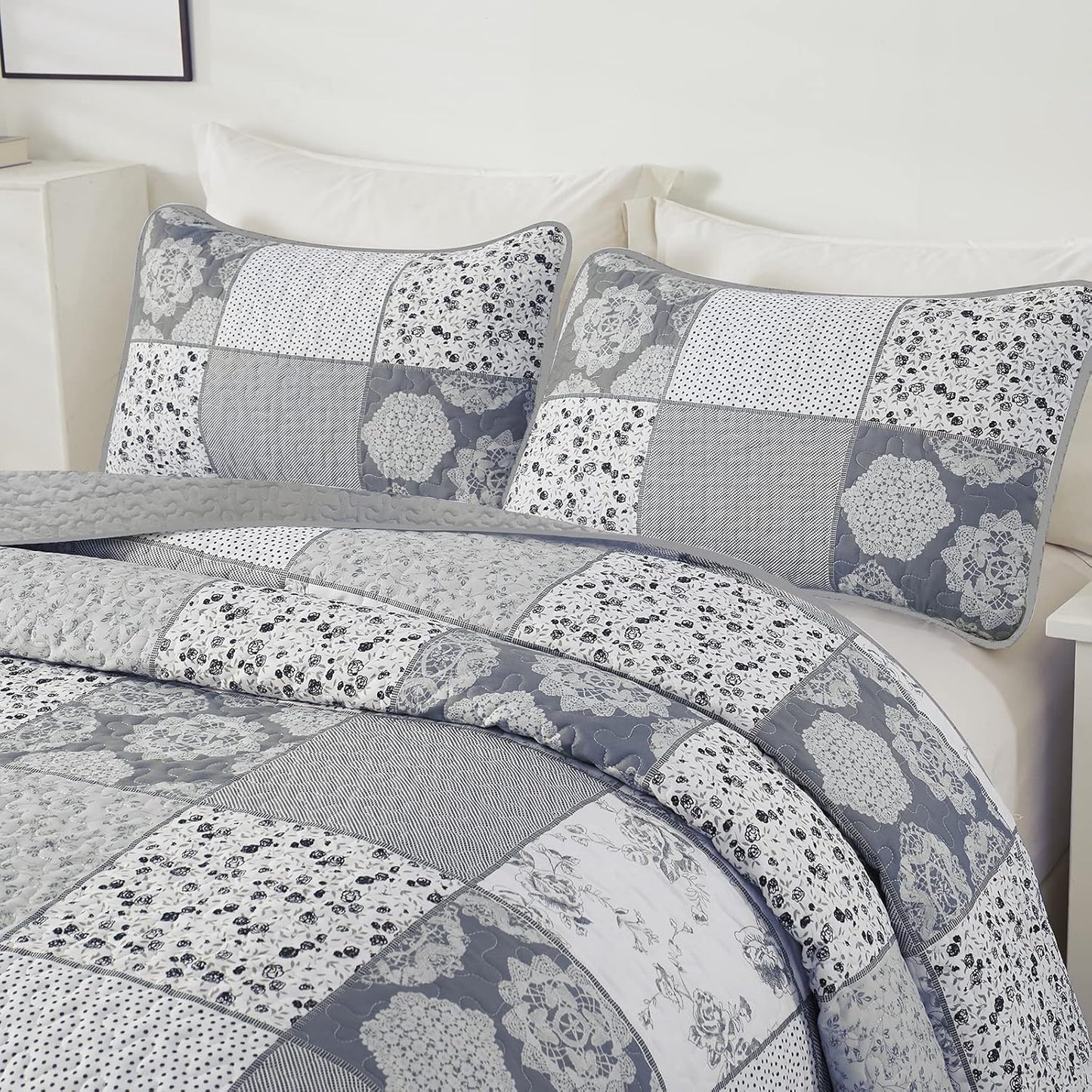 Nurturing Quilted Coverlet and Pillowcases Set: Perfect for Restful Sleep - Queen size