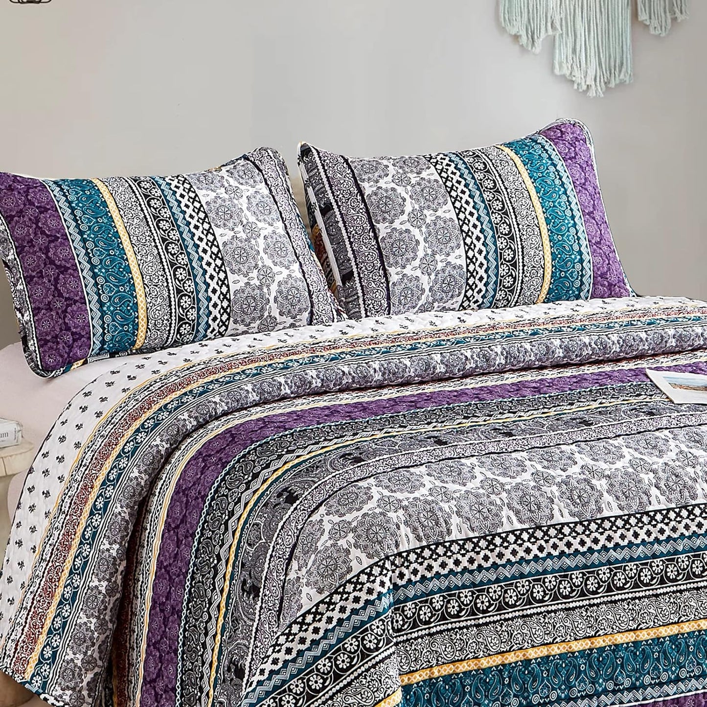 Aesthetic Quilted Bedspread and Pillowcases Set: Unify Your Bedroom's Look - Queen size