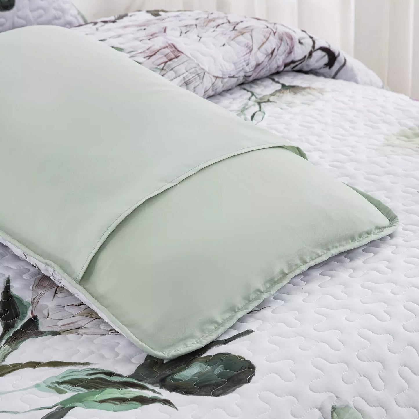 Quilted Bedspread & Pillowcases Set - Deluxe Infuse Your Bedroom with Style - Queen