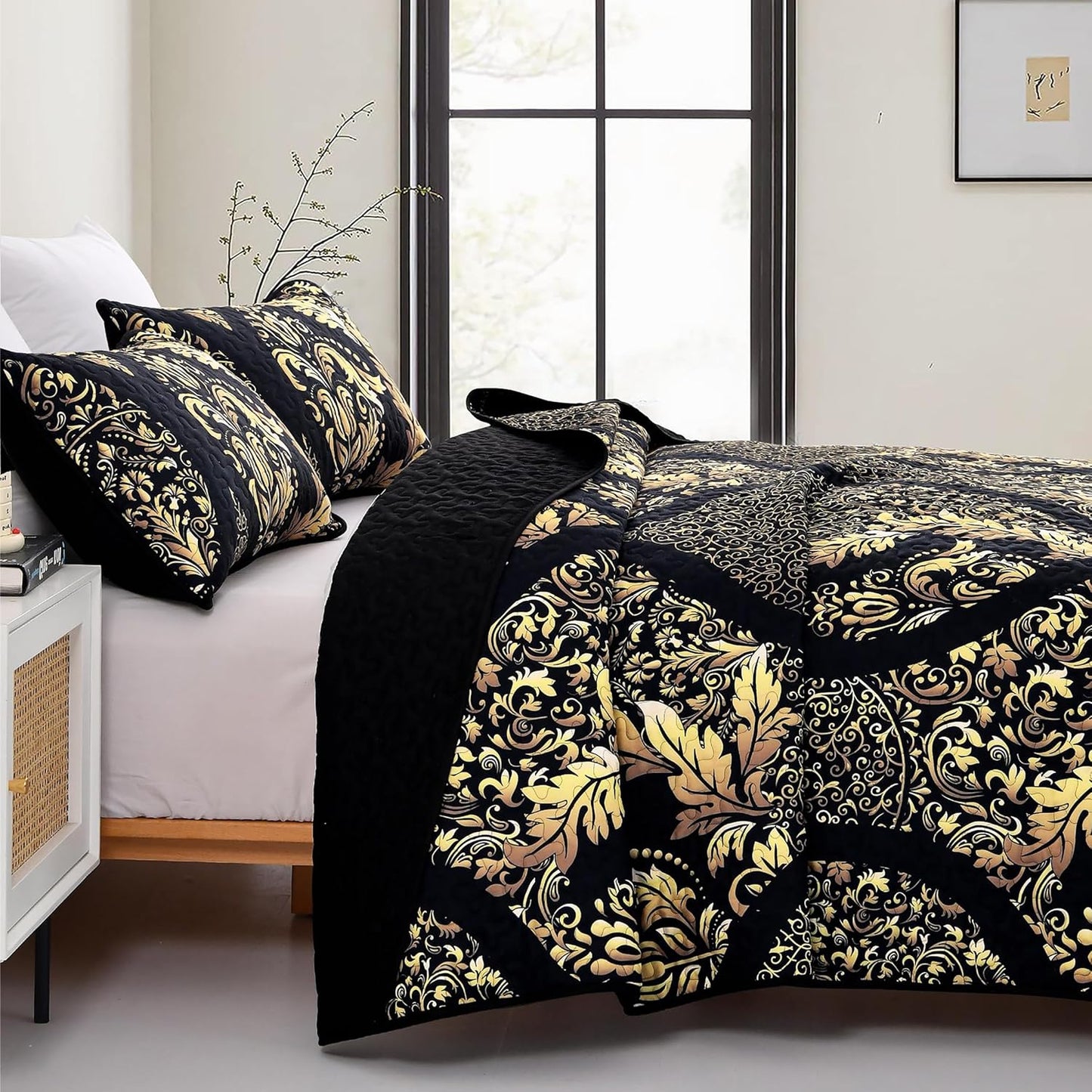 Luminous Quilted Coverlet & Pillowcases Set - Brighten Your Bedroom Atmosphere - Queen