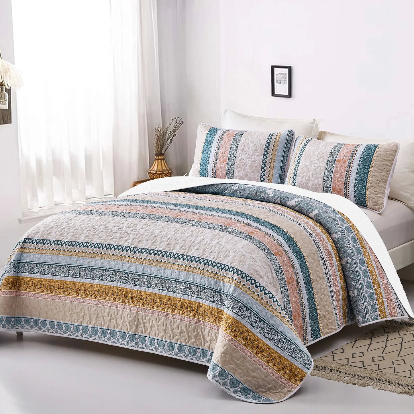 Graceful Quilted Coverlet & Pillowcases Set - Timeless Beauty & Comfort - Queen