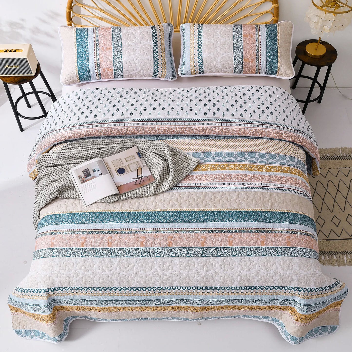 Graceful Quilted Coverlet and Pillowcases Set: Timeless Beauty and Comfort - Queen size