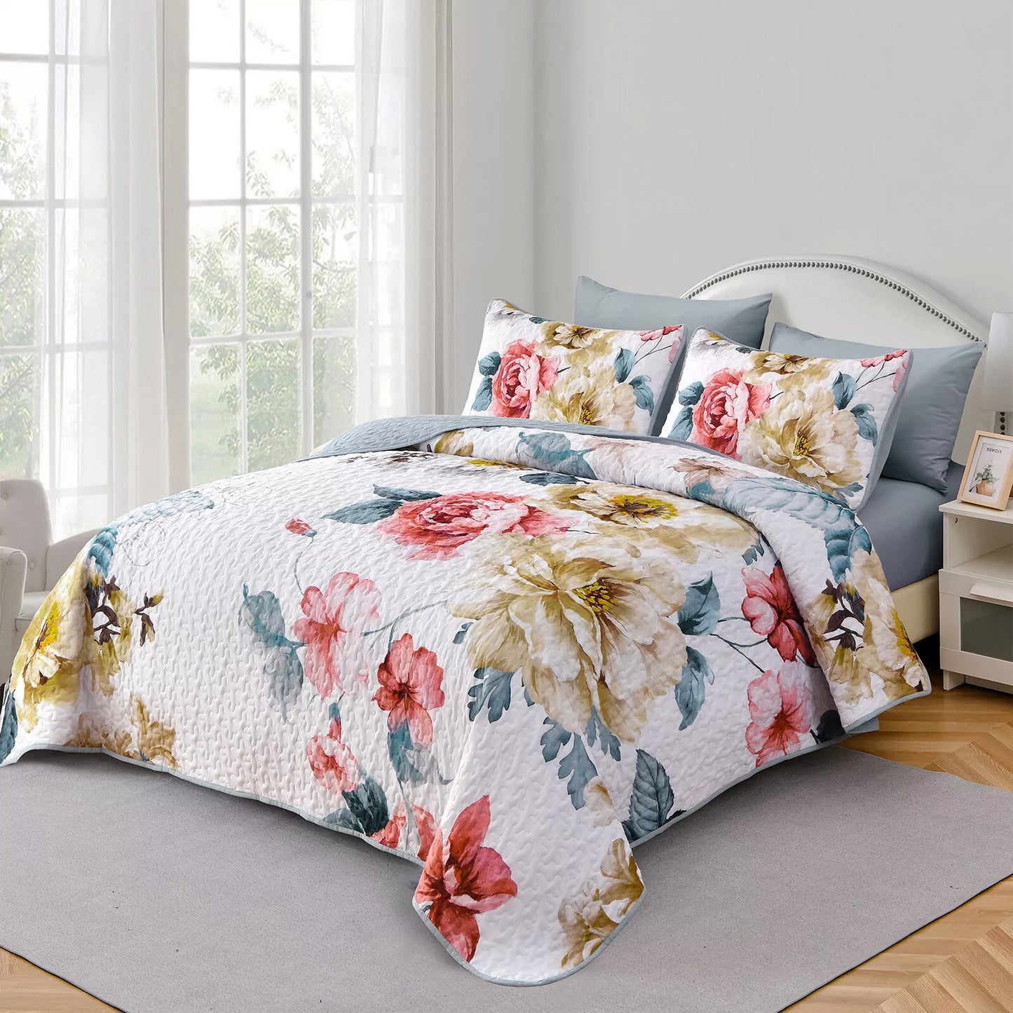 Vibrant Quilted Bedspread & Pillowcases Set - Add Color & Comfort to Your Space - Queen